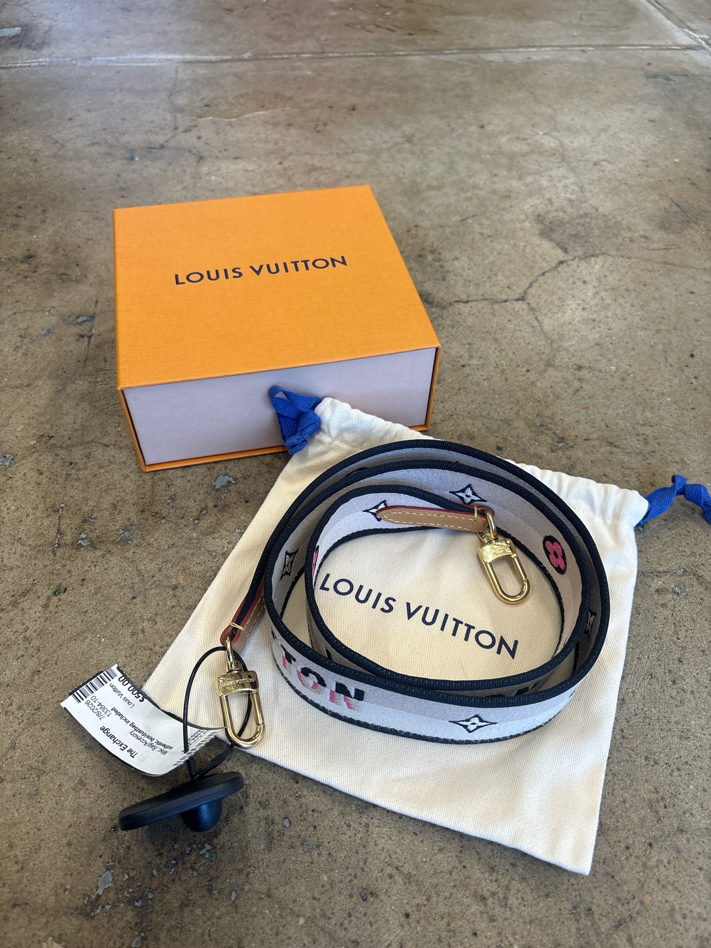 Louis Vuitton Cream/Pink Misc. Bag/Accesory