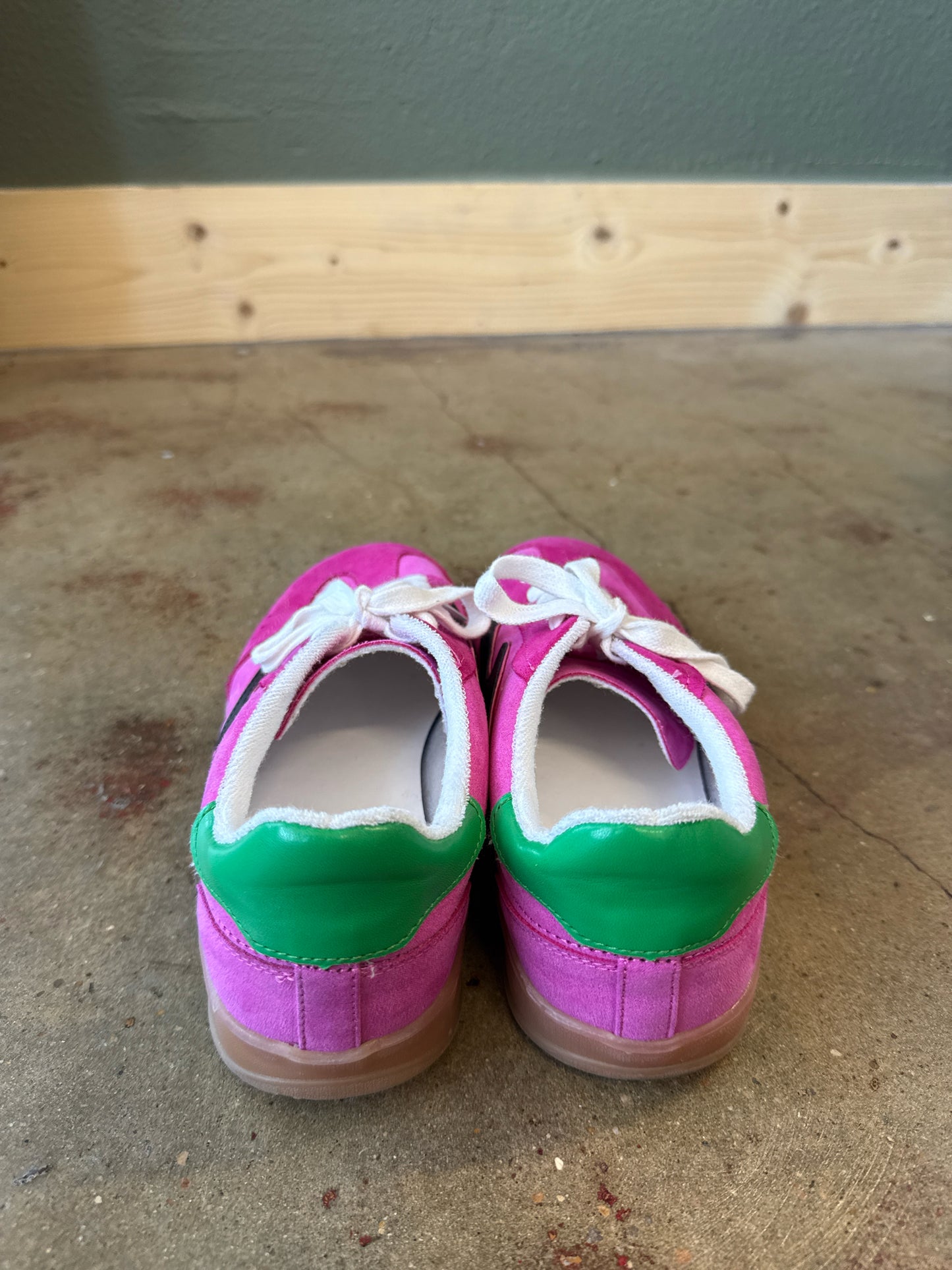 MADDEN GIRL Shoe Size 9 Pink/Green Sneakers