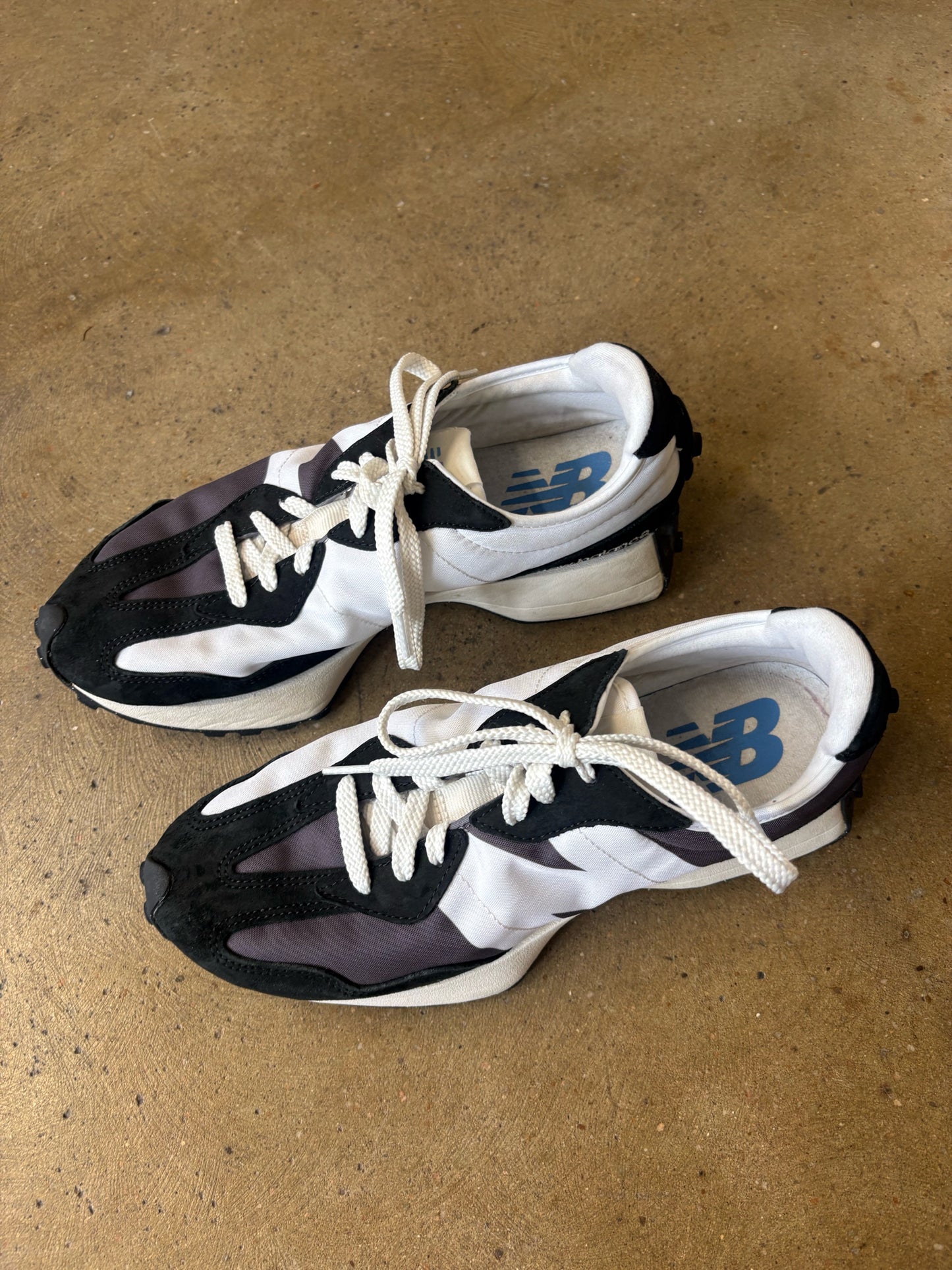 NEW BALANCE Shoe Size 8.5 black and white Sneakers