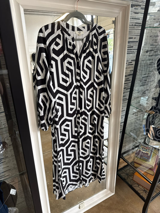 entro Size S B&W Geometric Dress