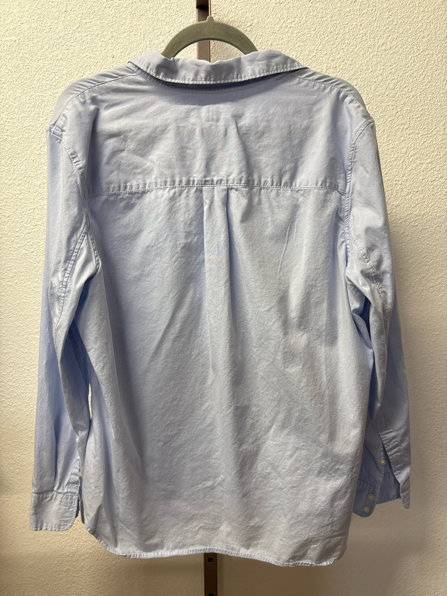 GAP Size XL Light Blue button down Top