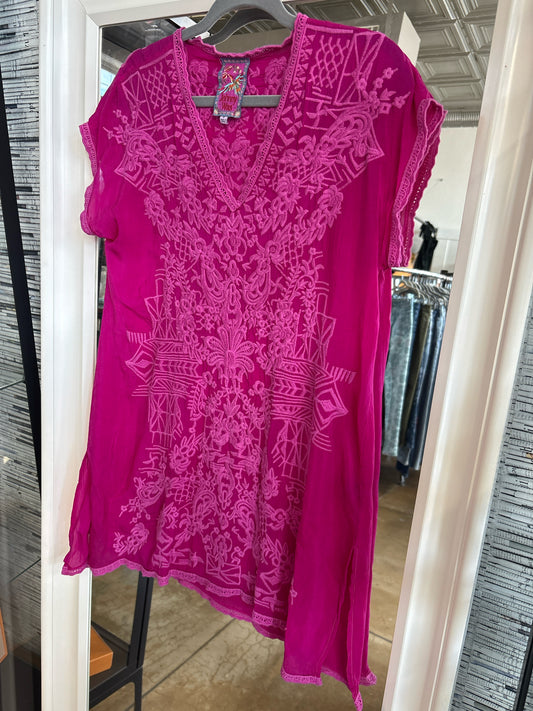 Johnny Was Size S Magenta Embroid. Top