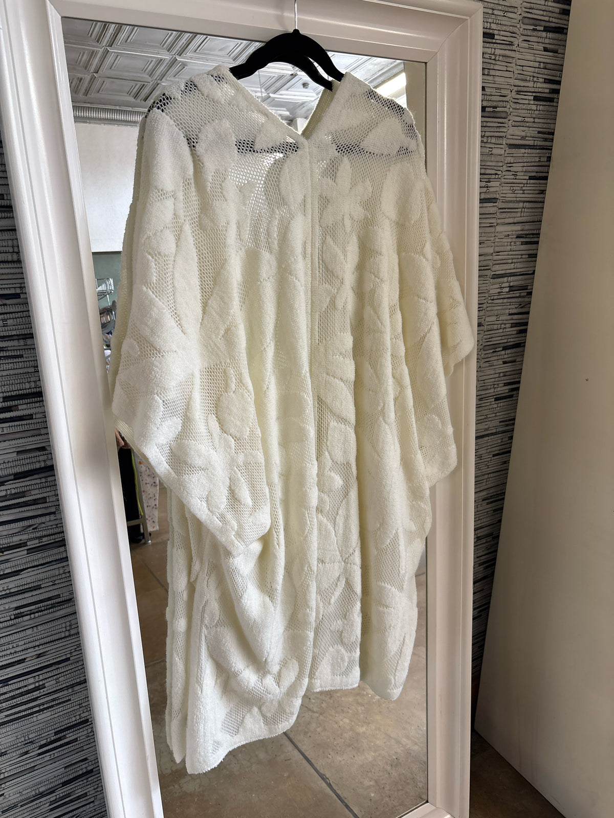 AKEMI + KIN Size XL off white Tunic