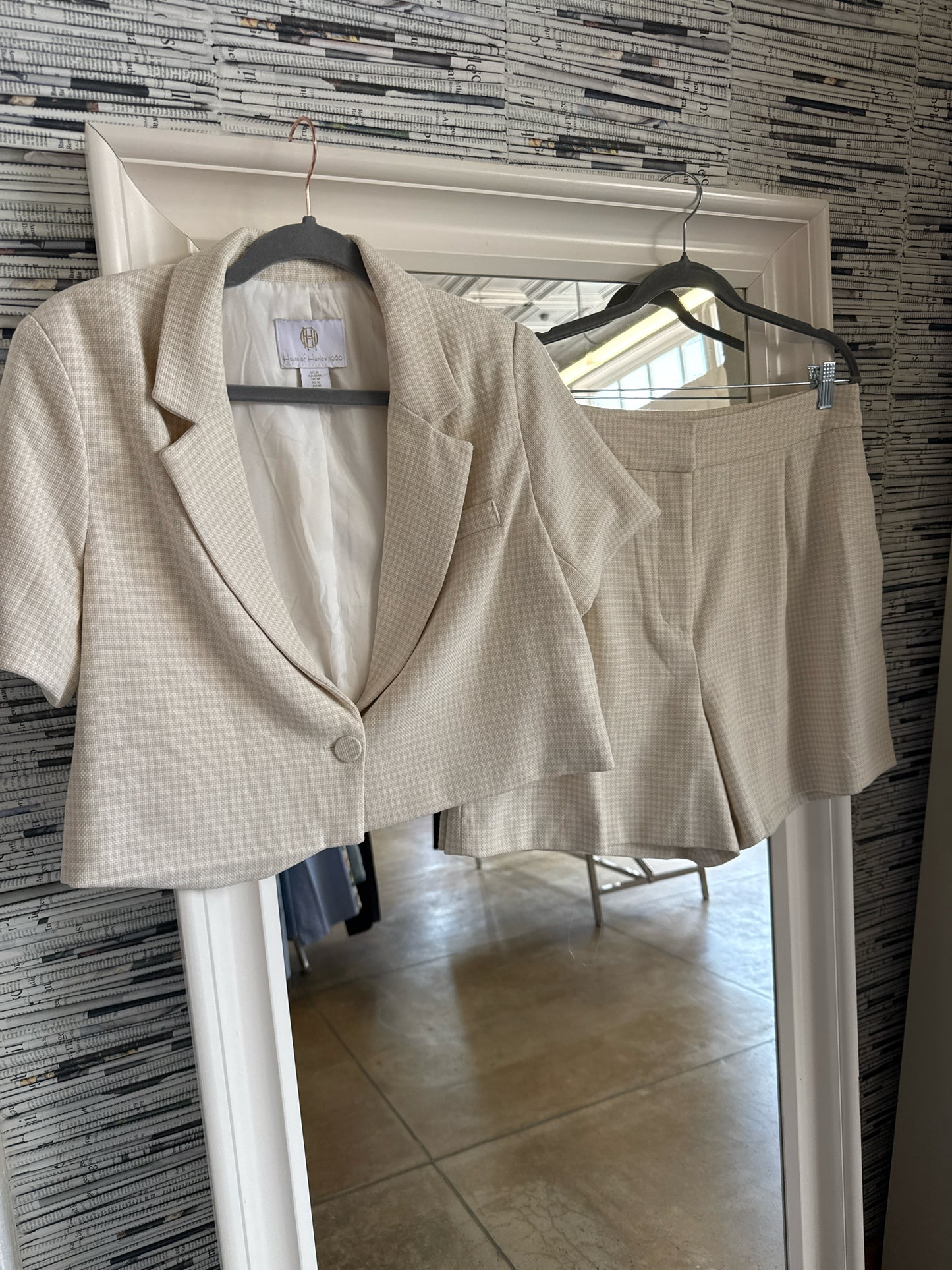 House of Harlow 1960 Size M Cream Two Piece Set