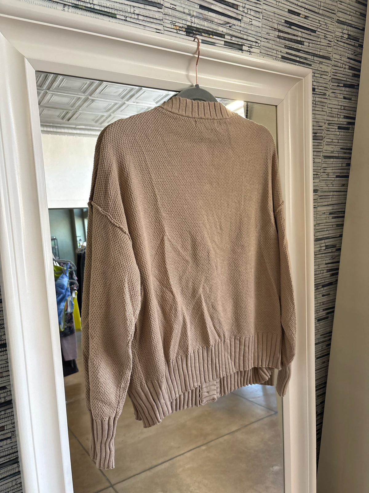 Lillusory Size M Beige Sweater