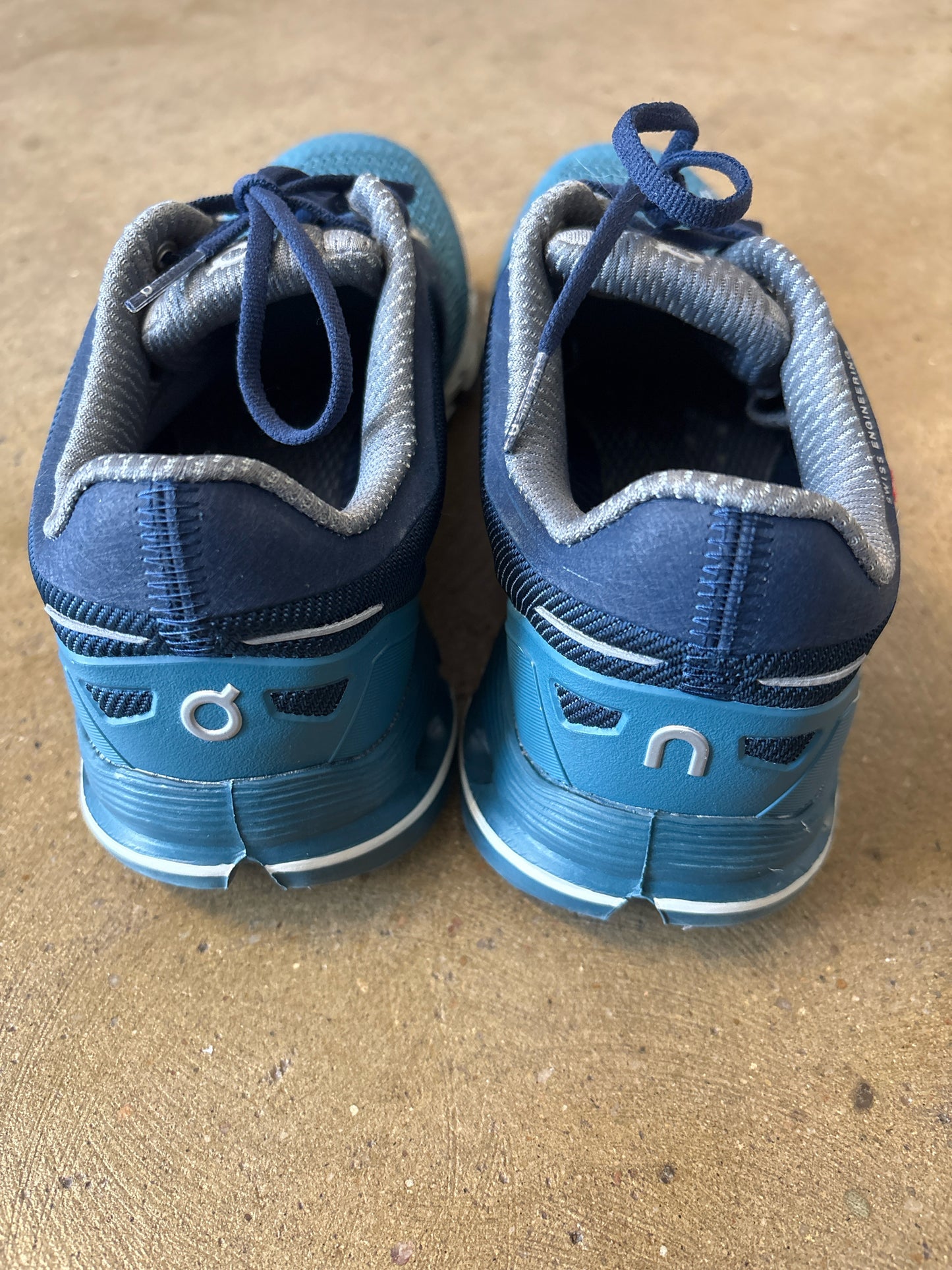 On Cloud Shoe Size 6.5 Sneakers