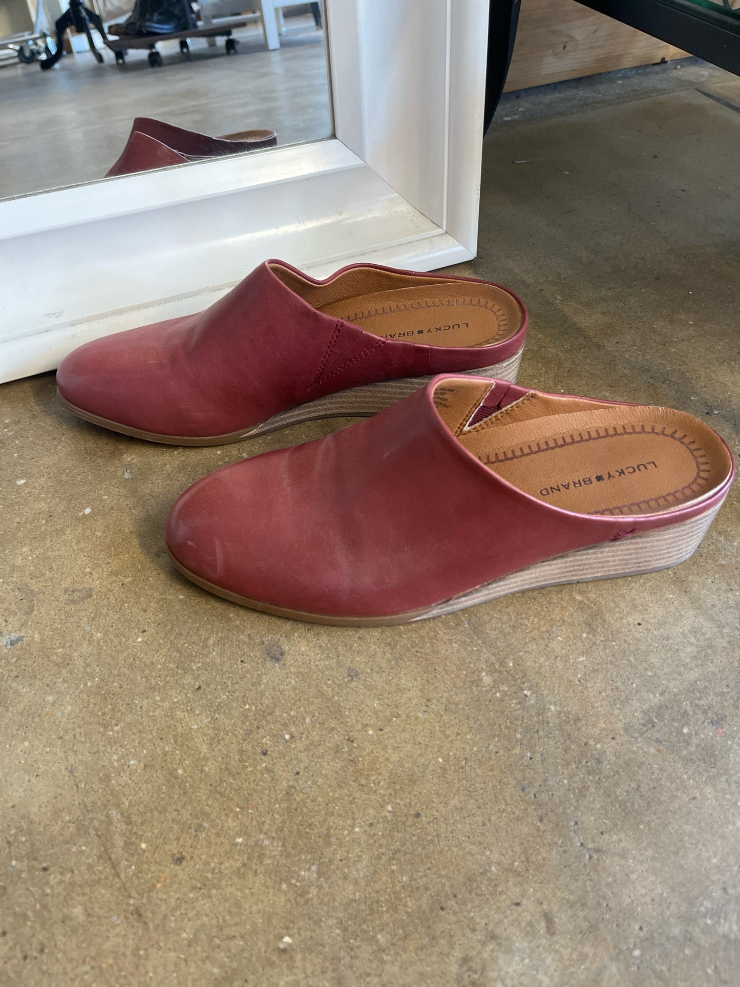 Lucky Brand Shoe Size 8 burgandy Slip On Flats
