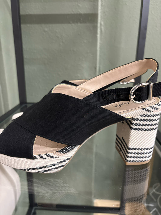 Life Stride Shoe Size 9.5 Black/White Stripe Heels