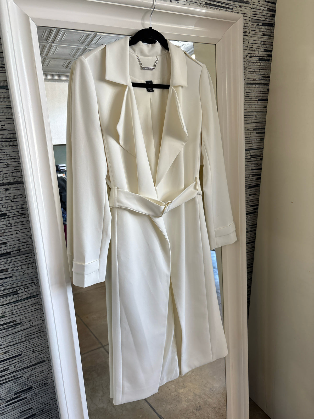 White House Black Market Size S off white Duster