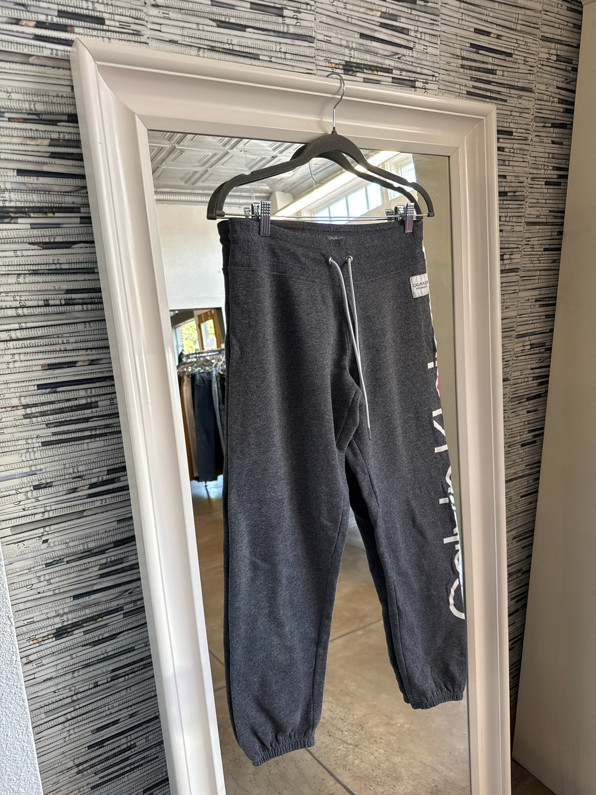 CALVIN KLEIN Size M Gray Sweatpant