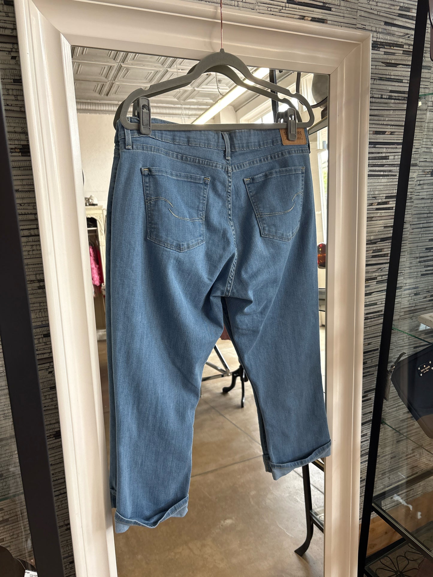 Levis Size 16 Light Wash Capris
