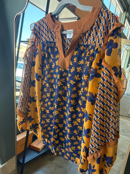 Cabi Size M Gold/Navy Top