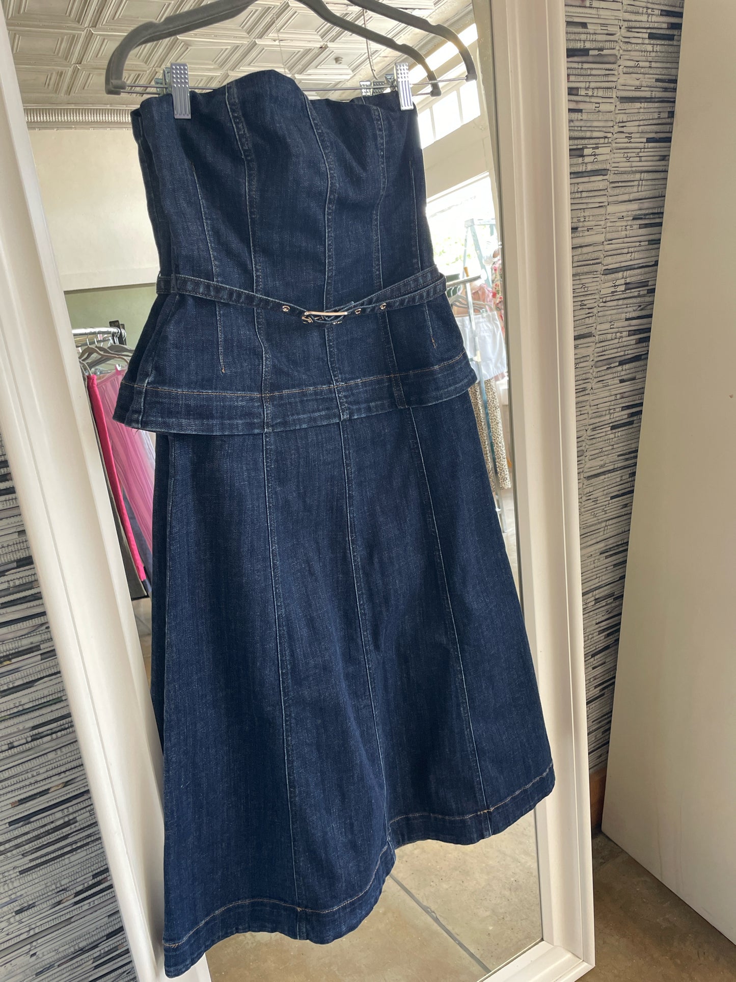 White House Black Market Size 4 Jean Dress