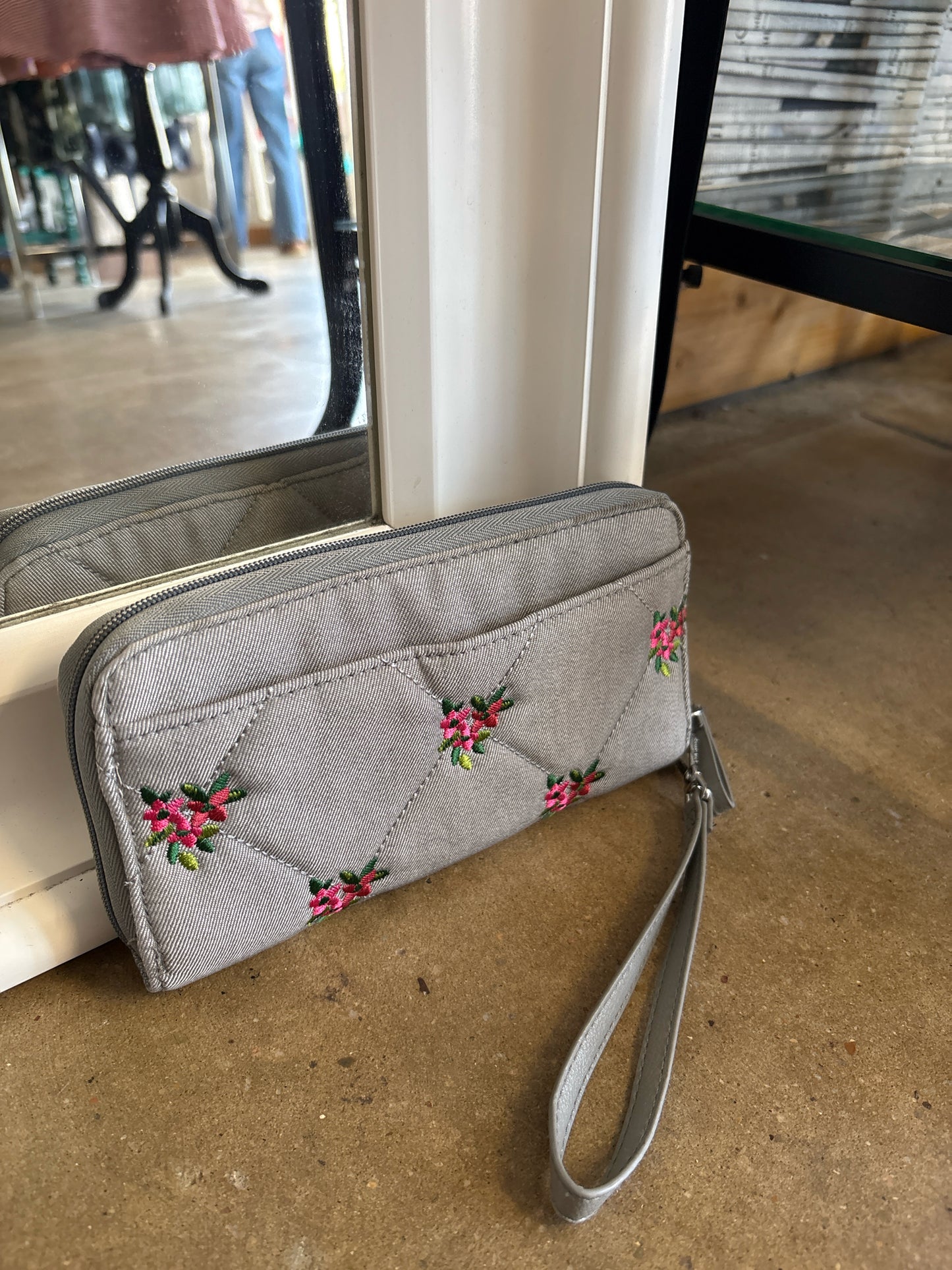VERA BRADLEY Gray Embroidered Wallet/Wristlet