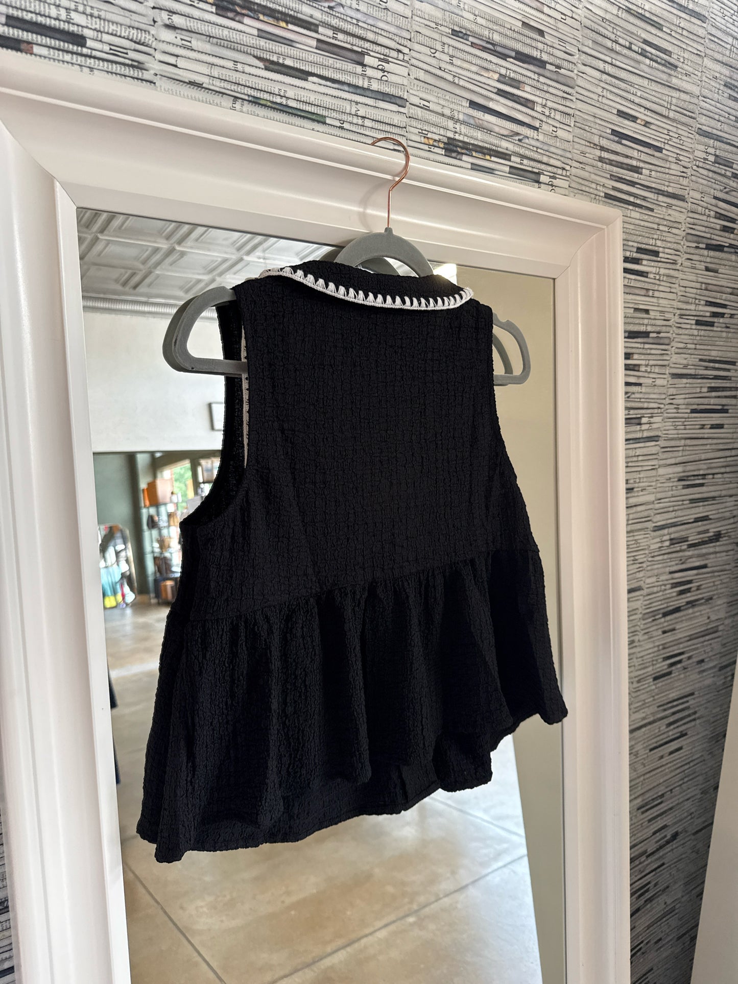 le lis Size M Black Two Piece Set