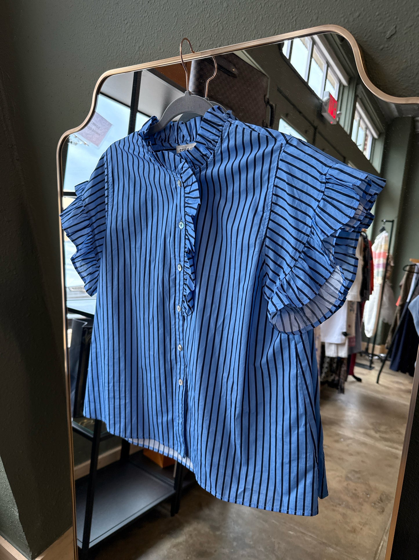 Style USA Size M Blue Stripe Top