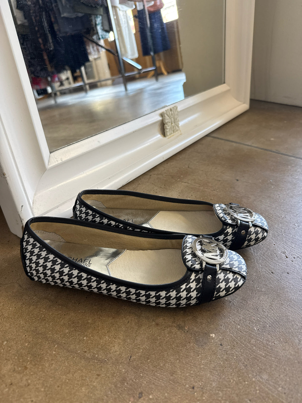 MICHAEL KORS Shoe Size 8.5 Black/White Flats