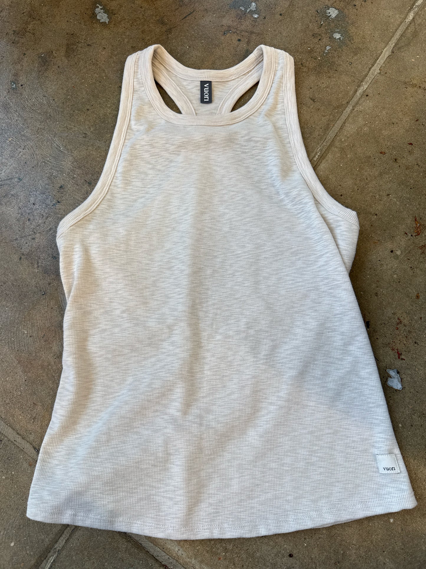 Vuori Size M Cream Tanks