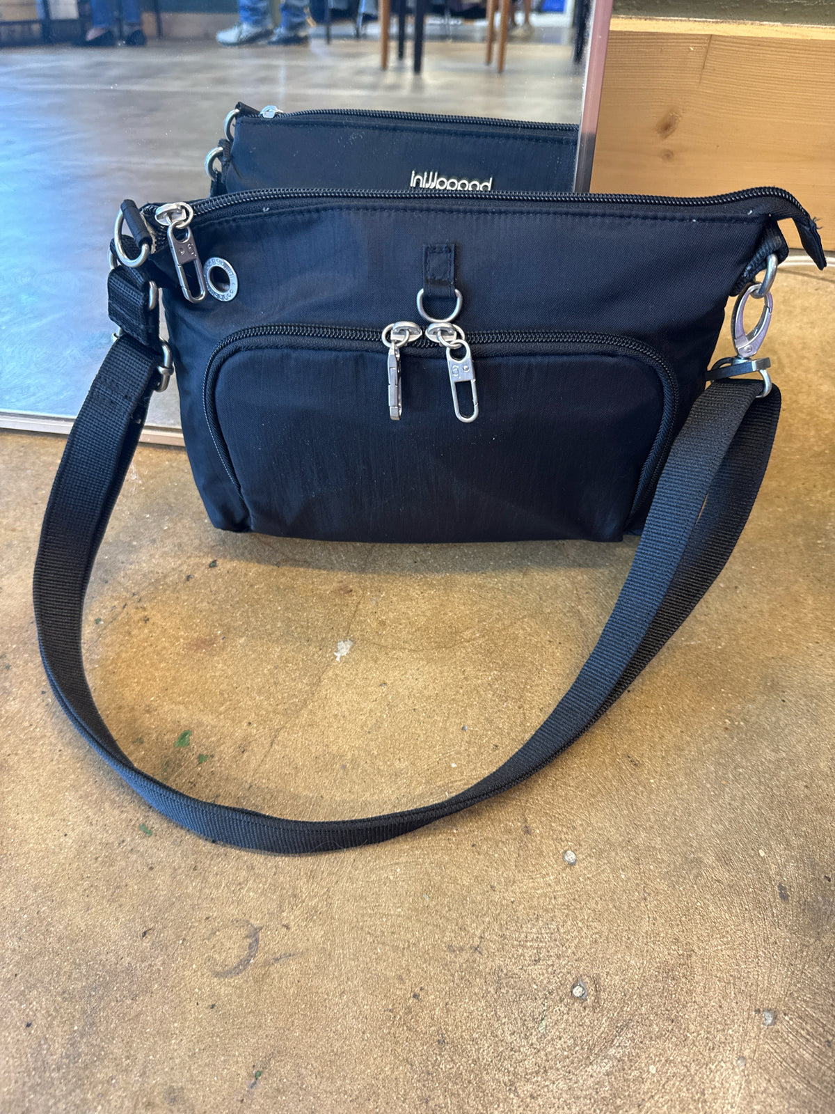 Baggallini Black Purse