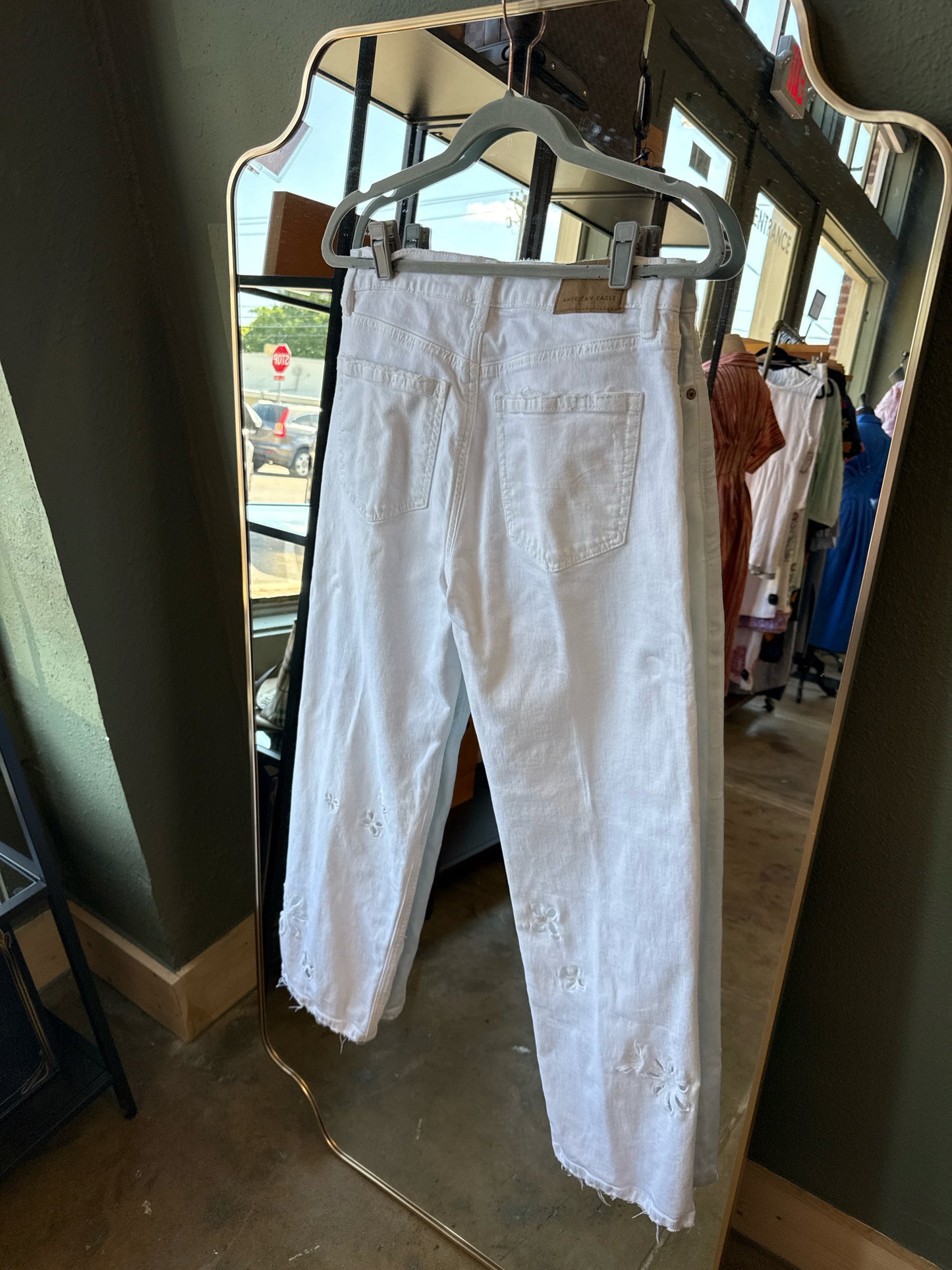 American Eagle Size 0 White Pants