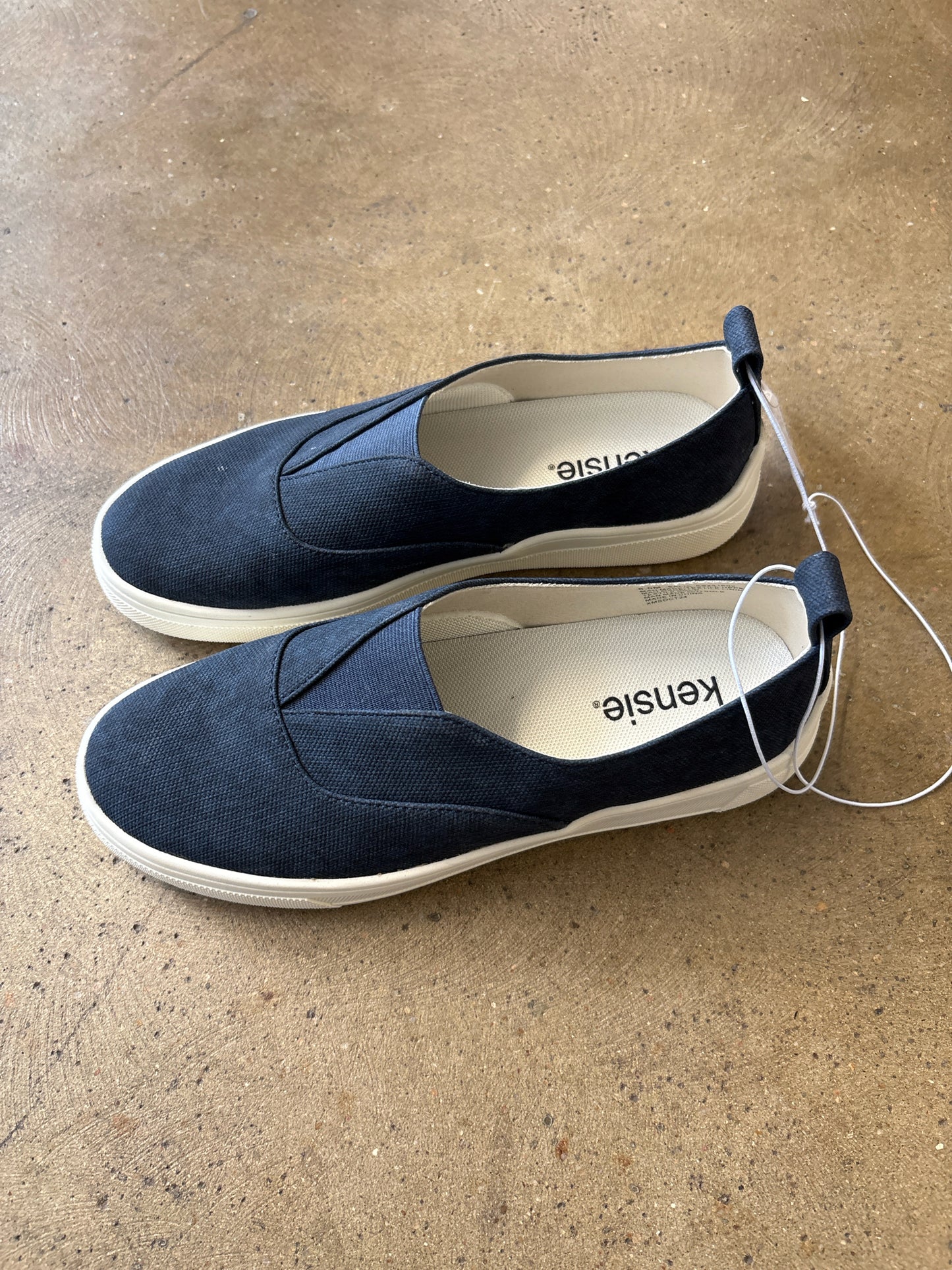Kensie Shoe Size 6.5 Navy Sneakers