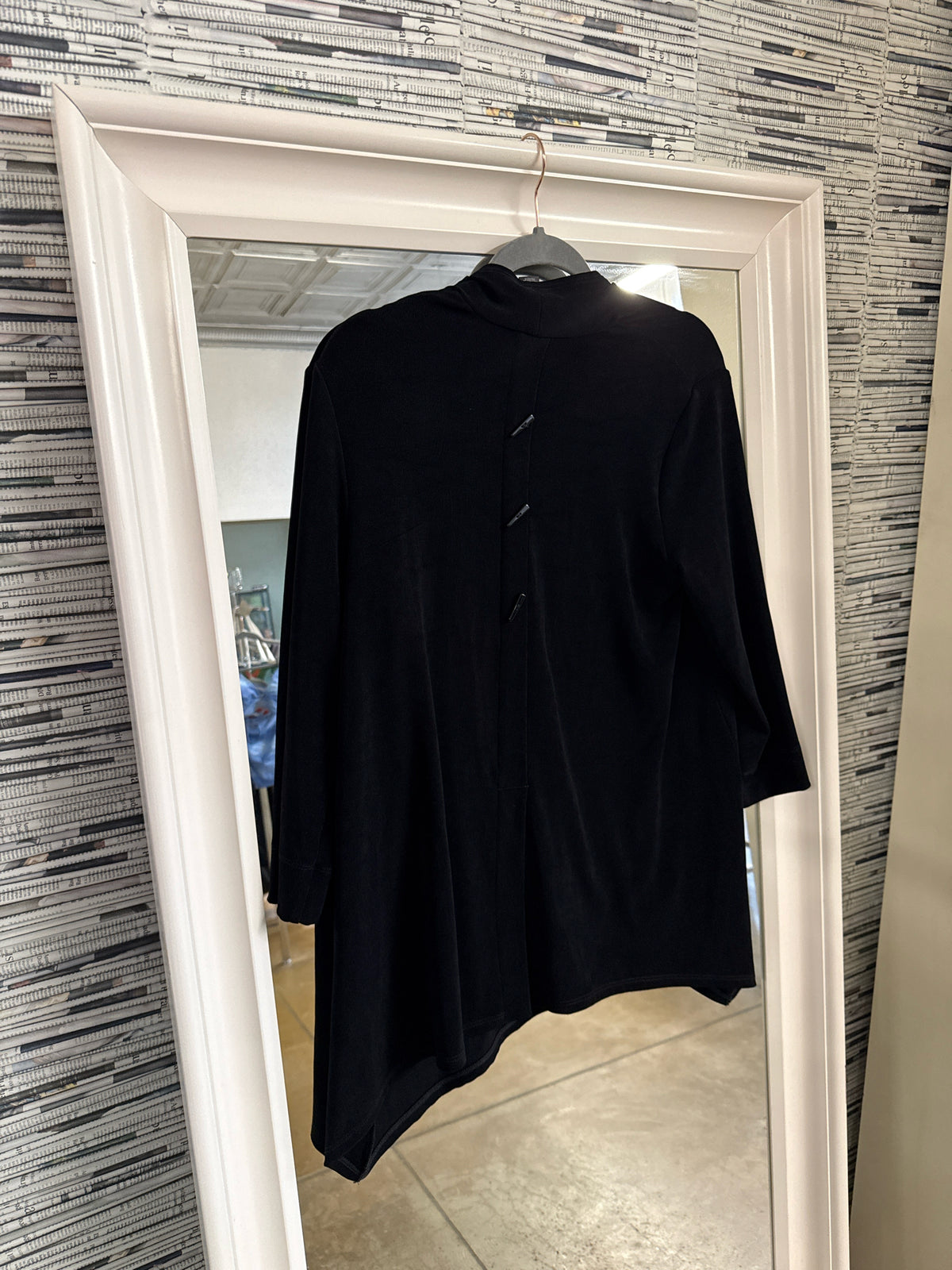 Travelers by Chico's Size S Black Top