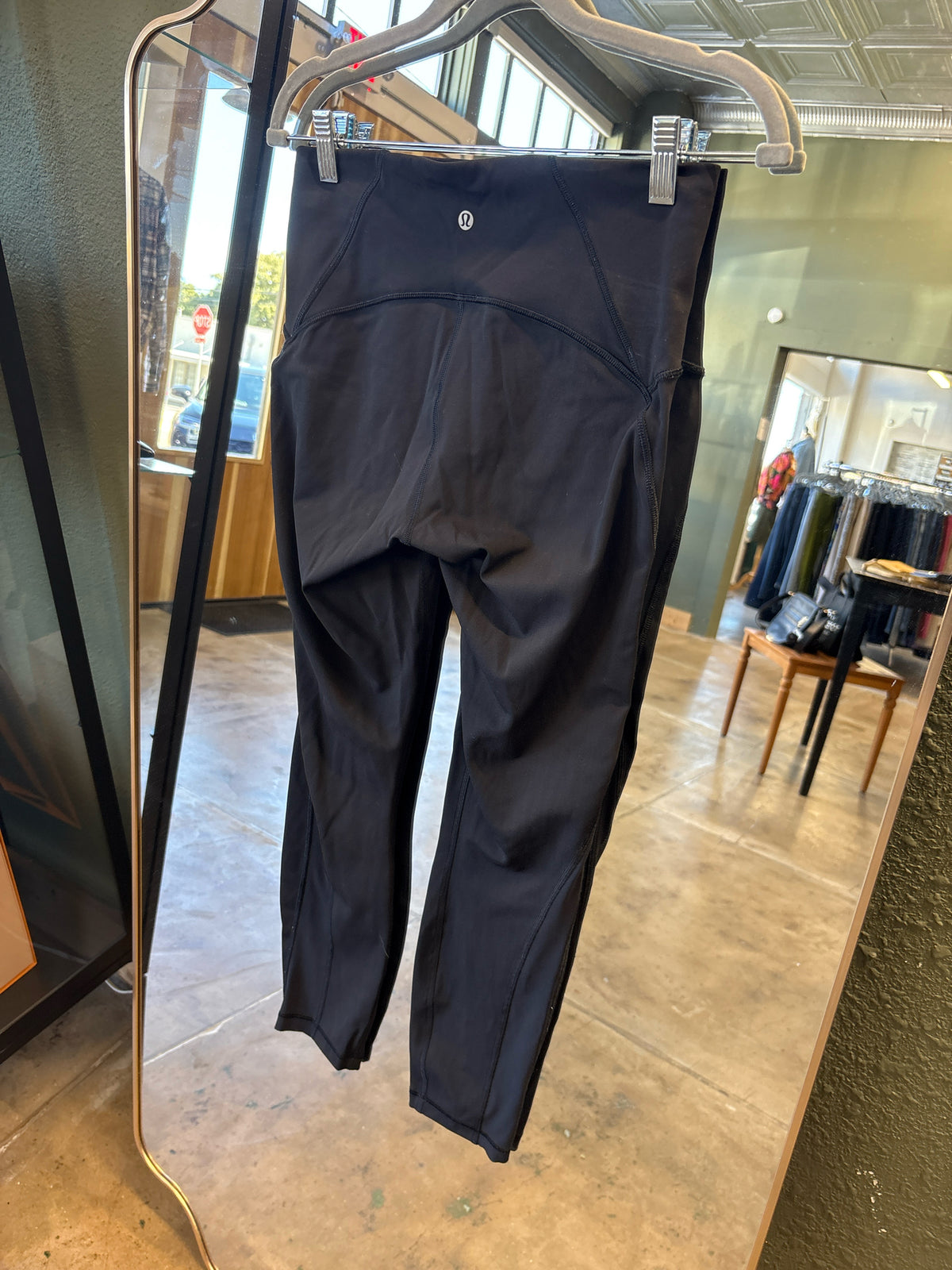 Lululemon Size 8 Black Legging