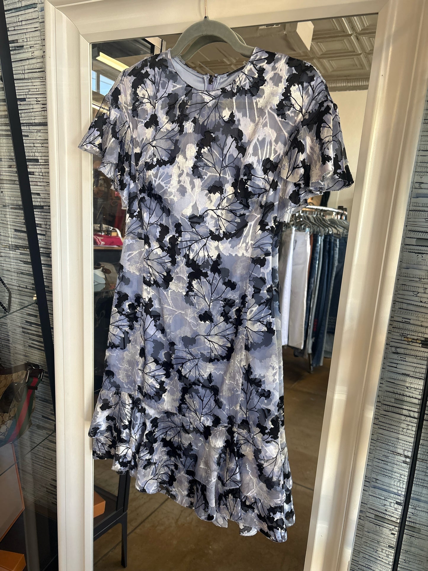 Elie Tahari Size 0 Gray/Multi Leaves Dress