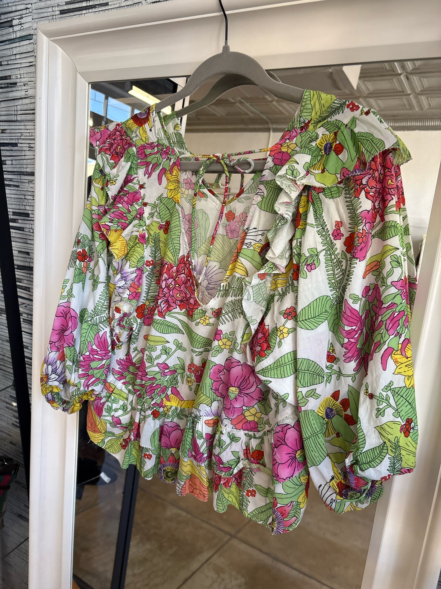 Love The Label Size L white/multi Floral Top