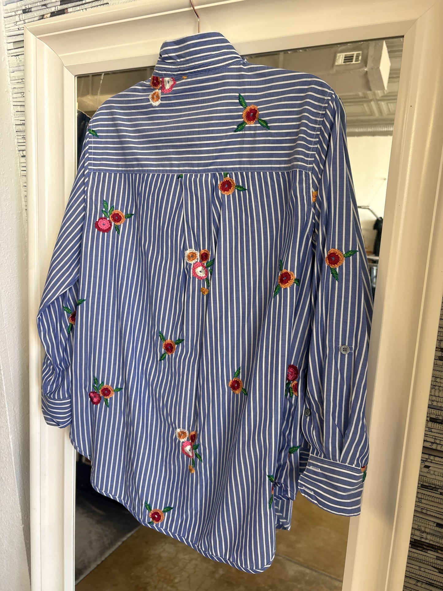 John Mark Size M blue + multi Stripe/Floral Top