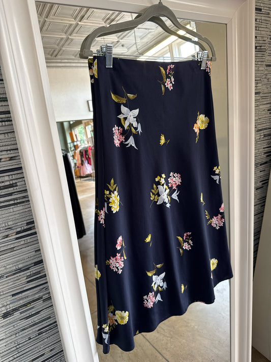 LOFT Size M Navy Skirt