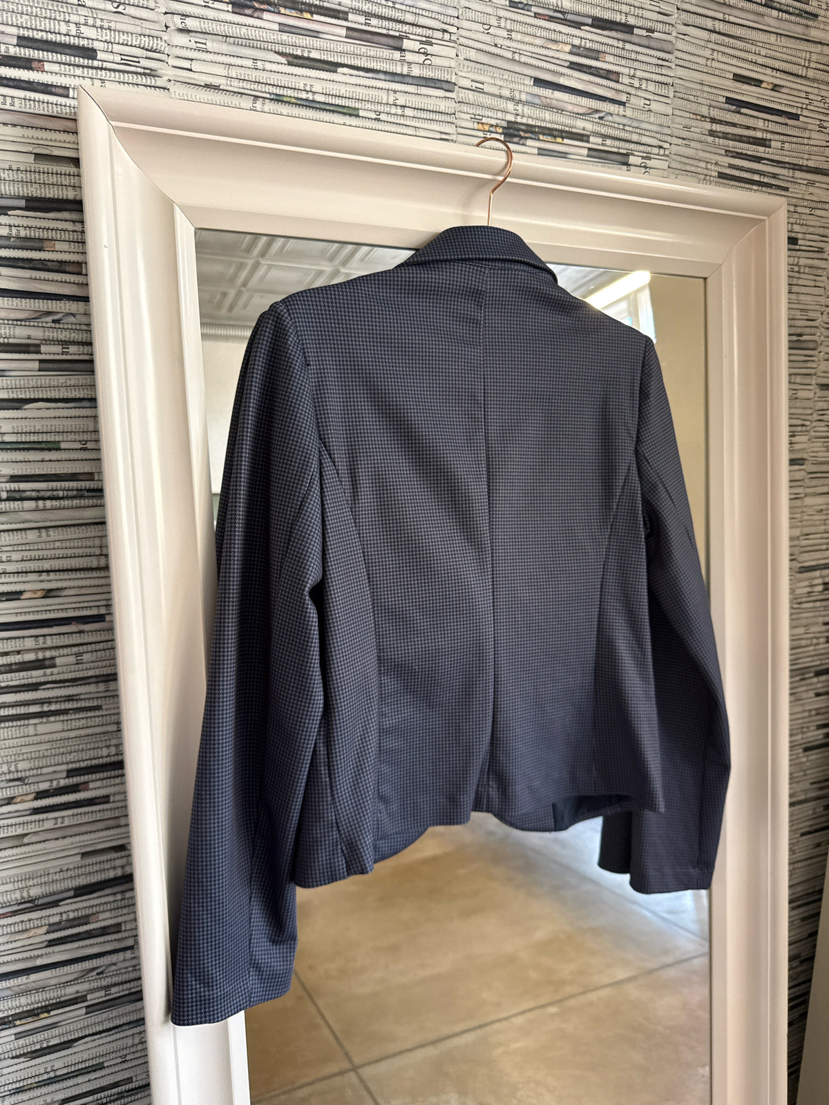Amanda + Chelsea Size S Navy Blazer