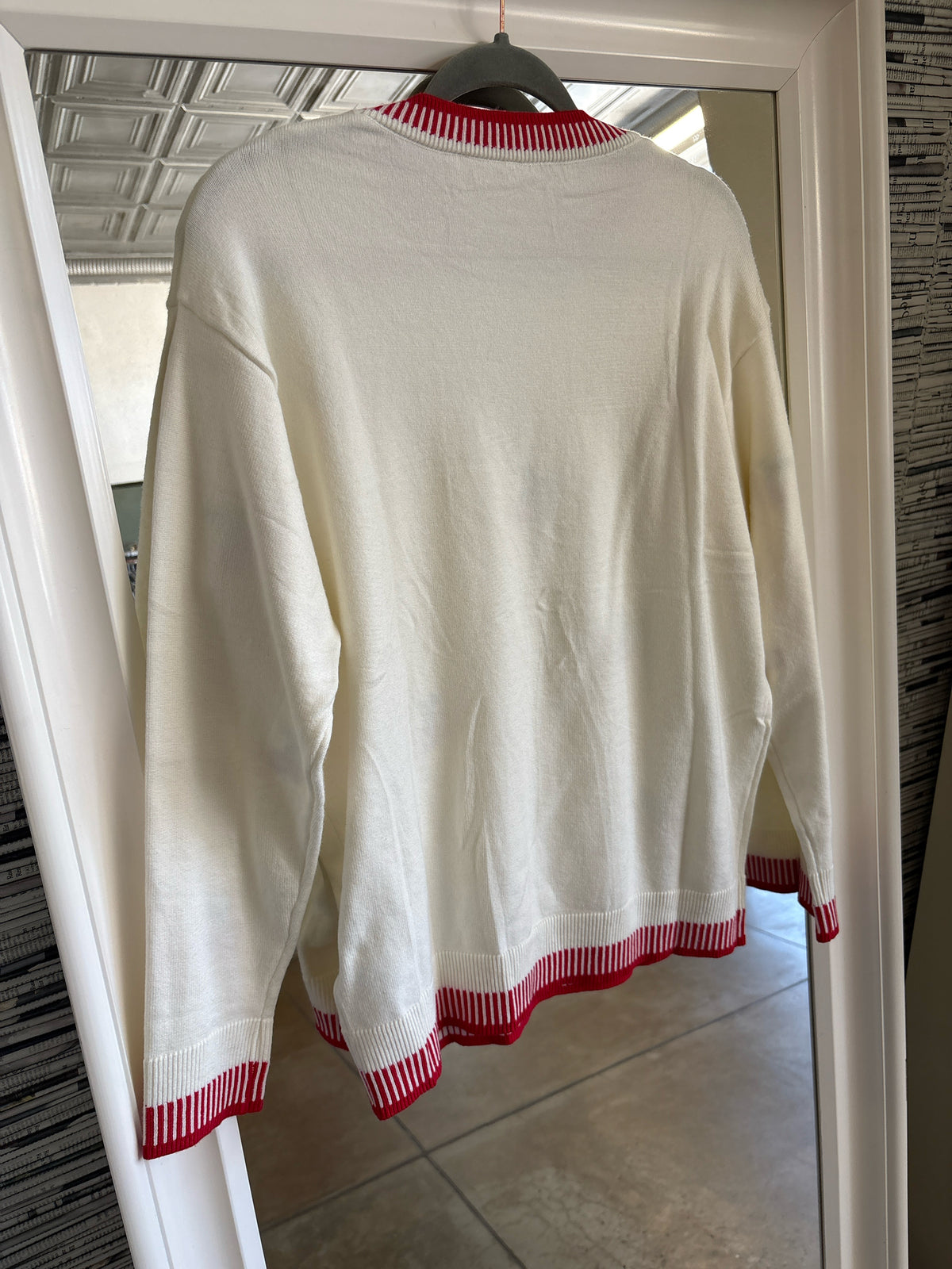 Size M cream + red Sweater