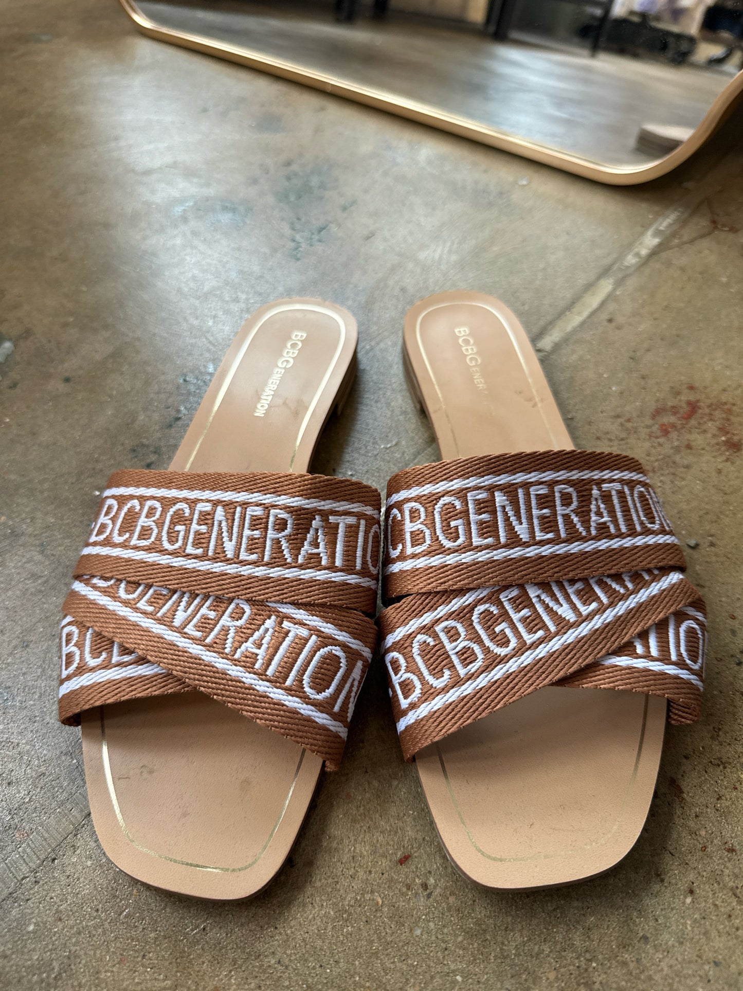 BCBG Shoe Size 8 Brown/White Sandals