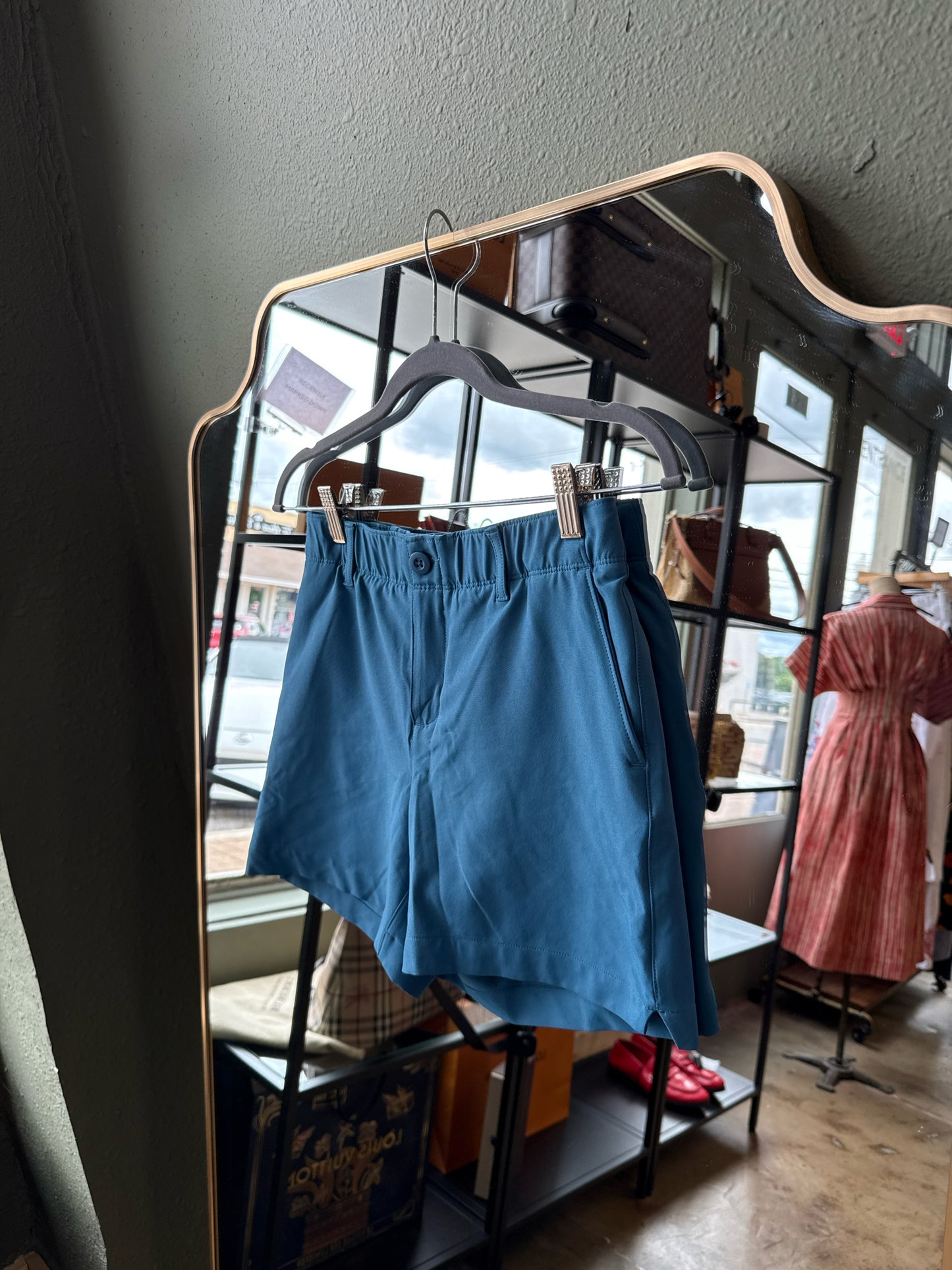Under Armour Size 0 Blue Shorts