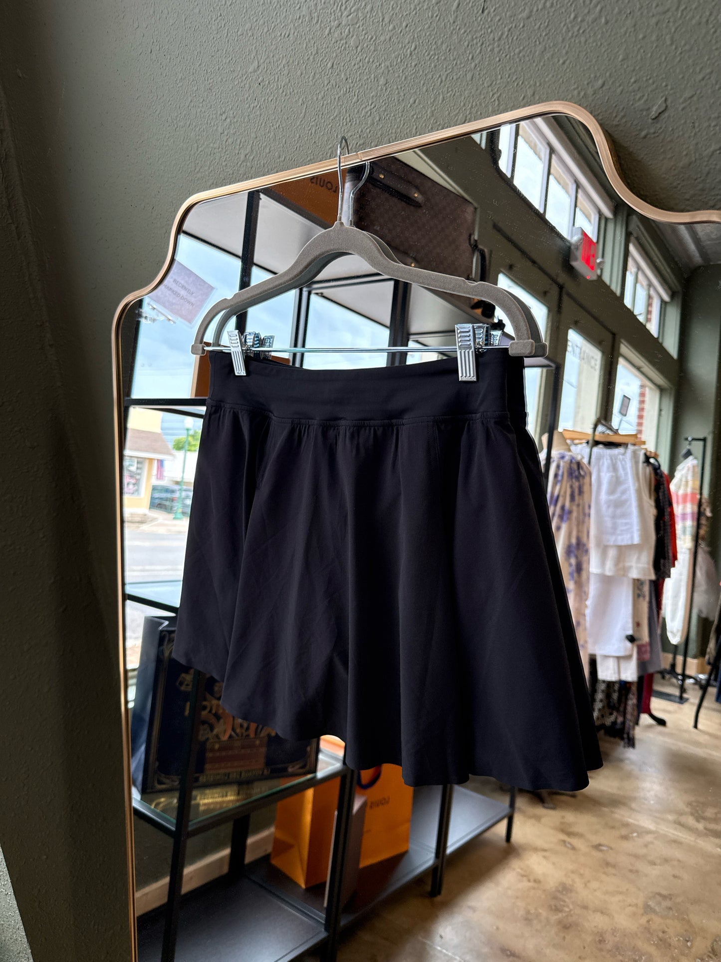 Lululemon Size M Black Skort