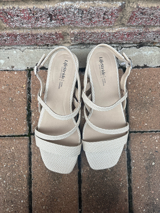 LifeStride Shoe Size 8.5 Cream Wedge