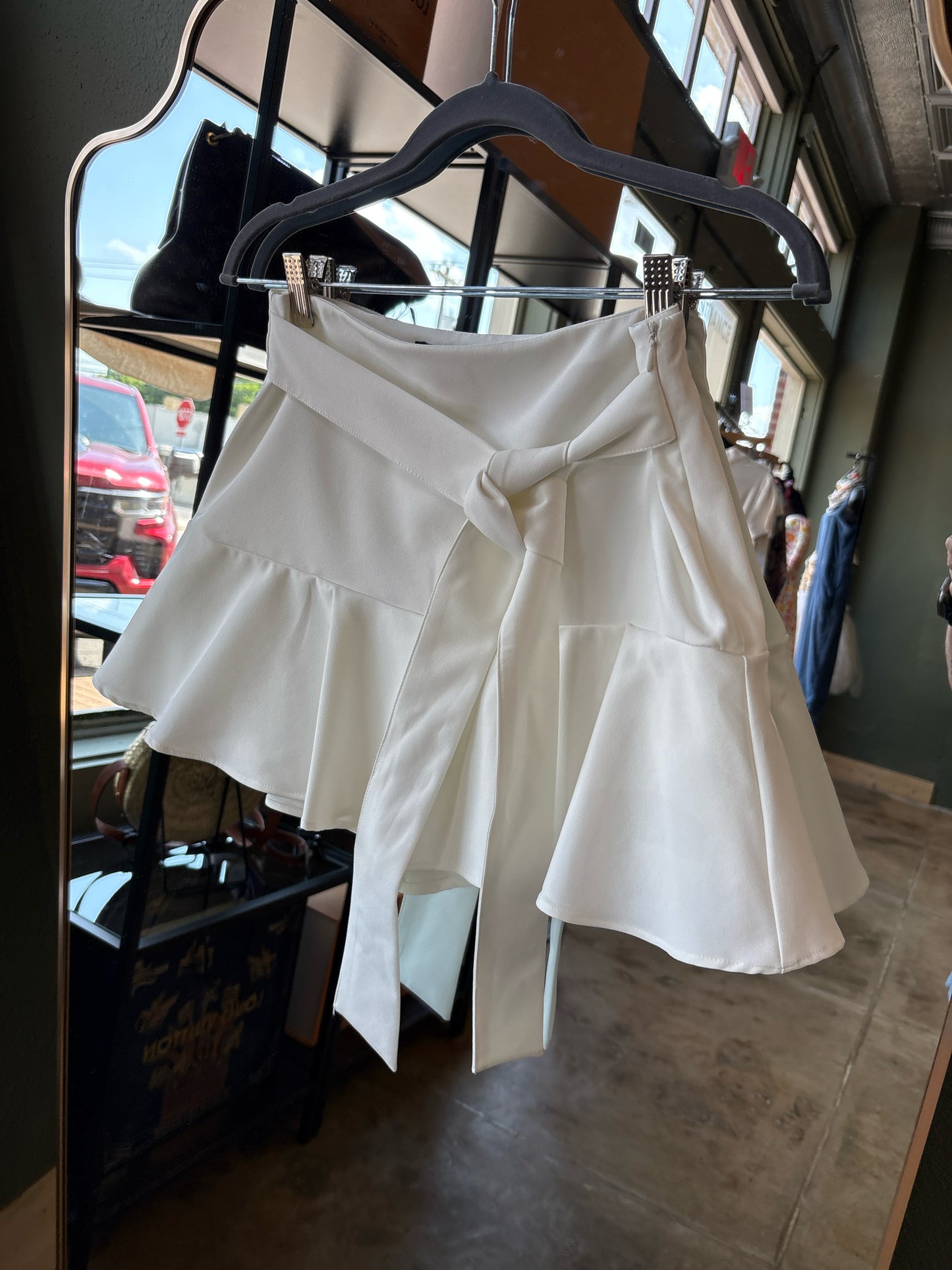 ZARA Size M Cream Skort