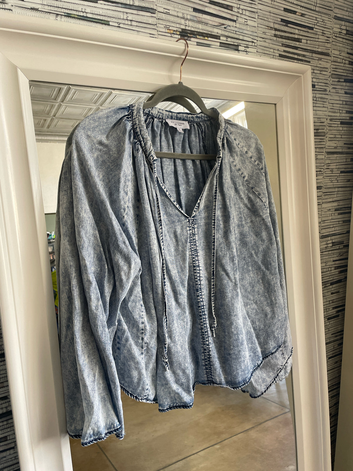 ee:some Size S Distressed Top