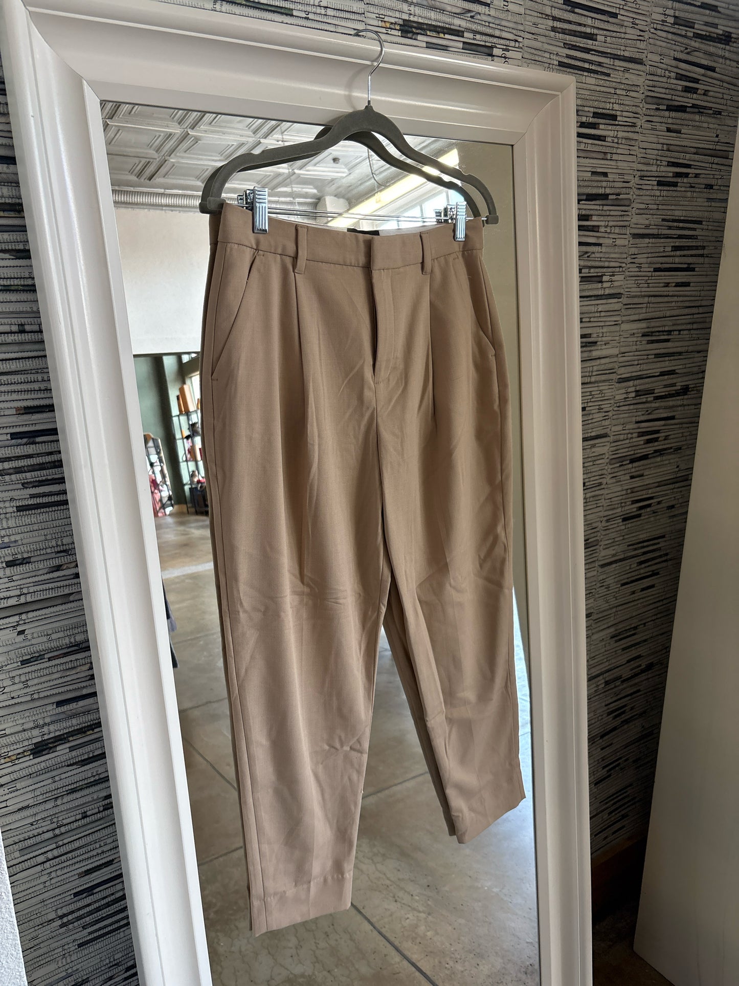 Banana Republic Size Petite Small Tan Pants
