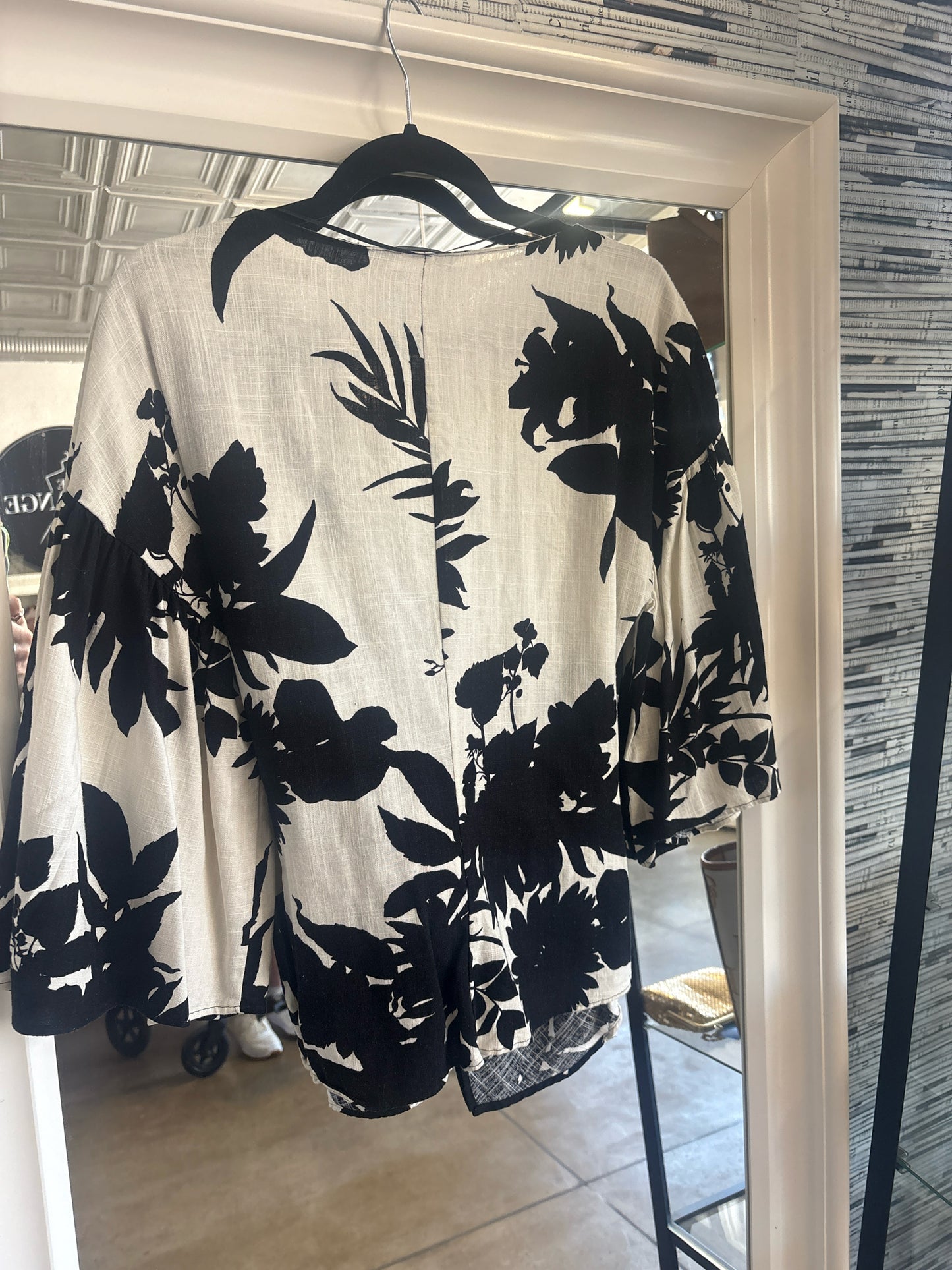 ZARA Size XS B&W Floral Top