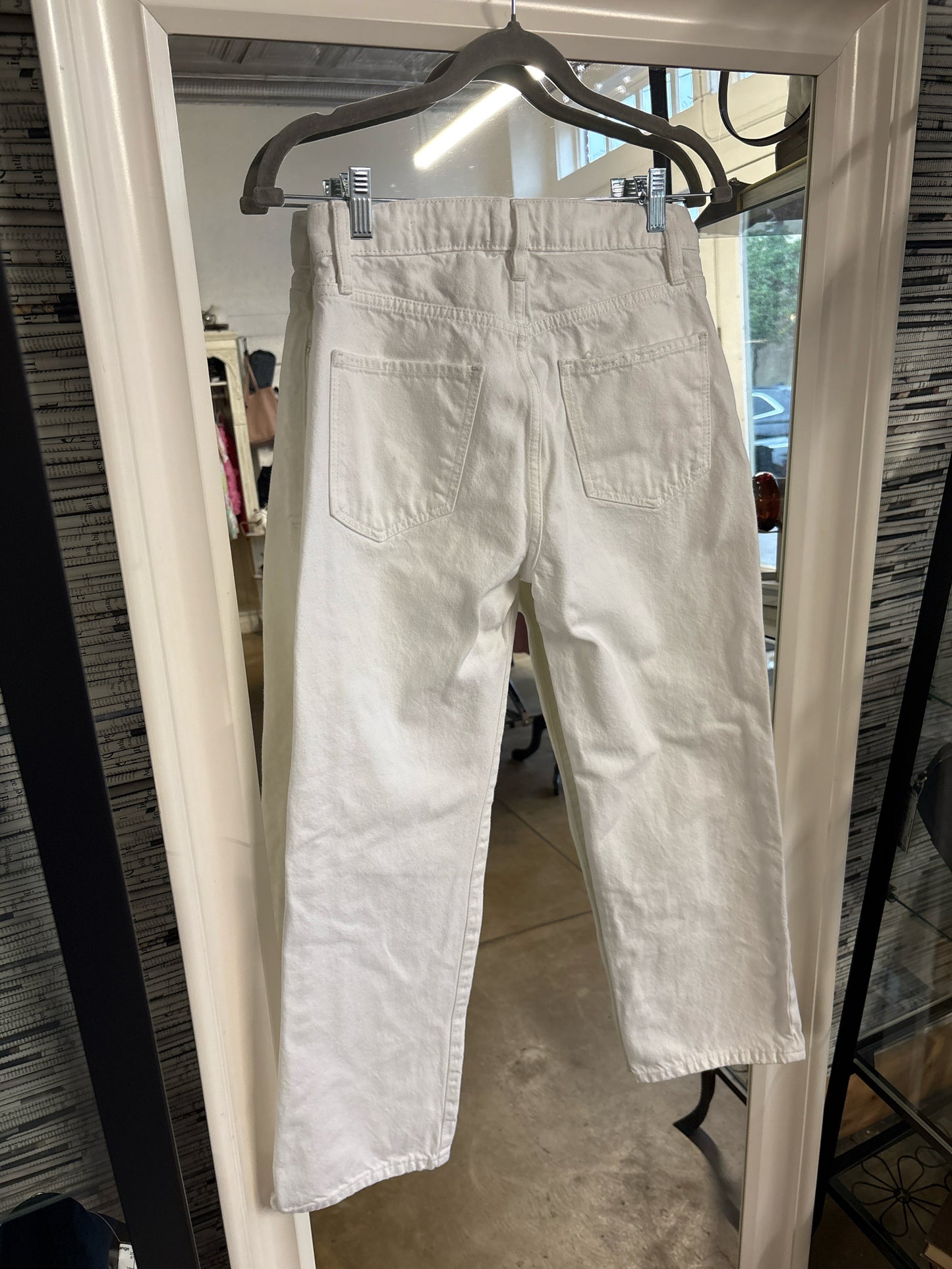 FRAME Size 25 White Jeans