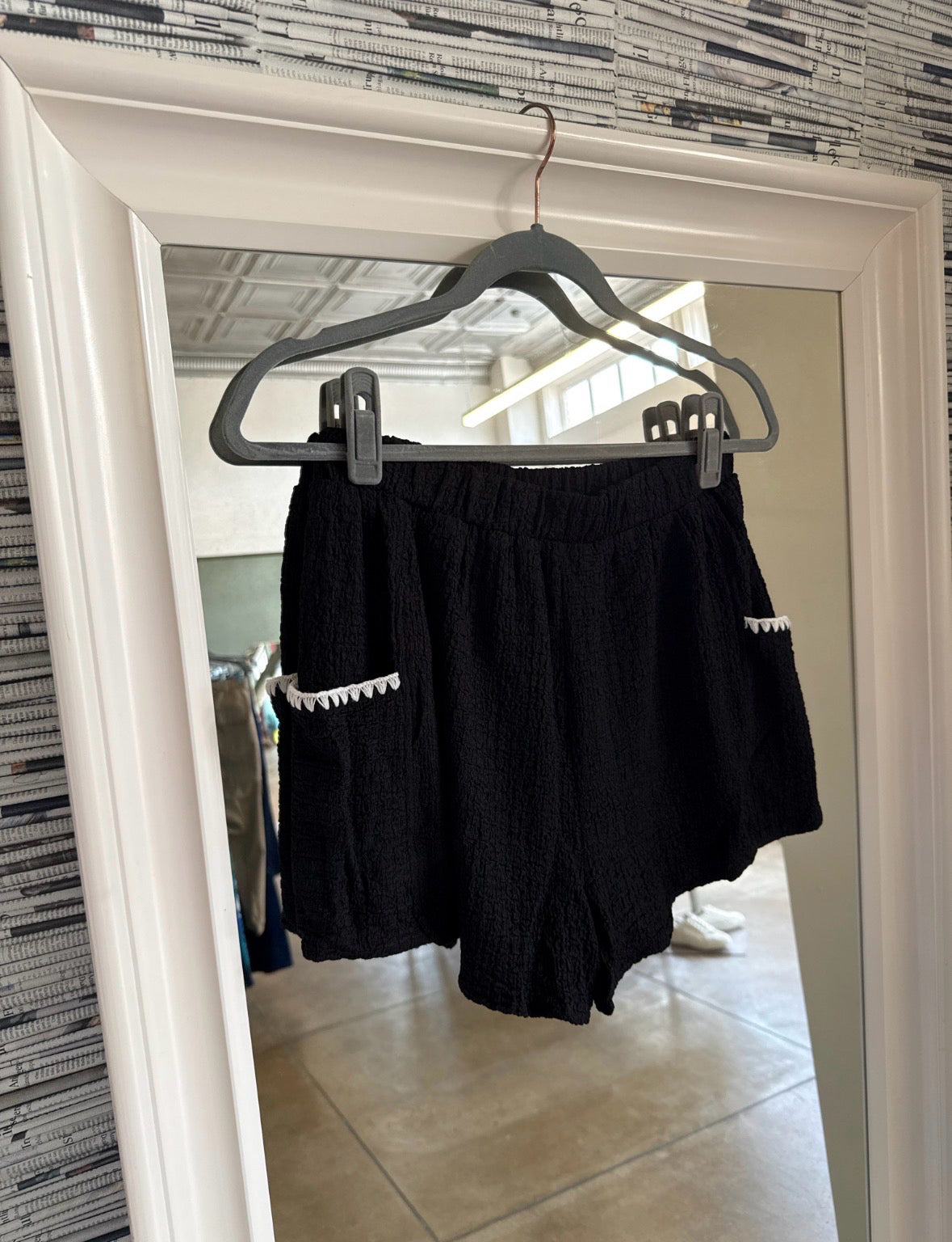 le lis Size M Black Two Piece Set