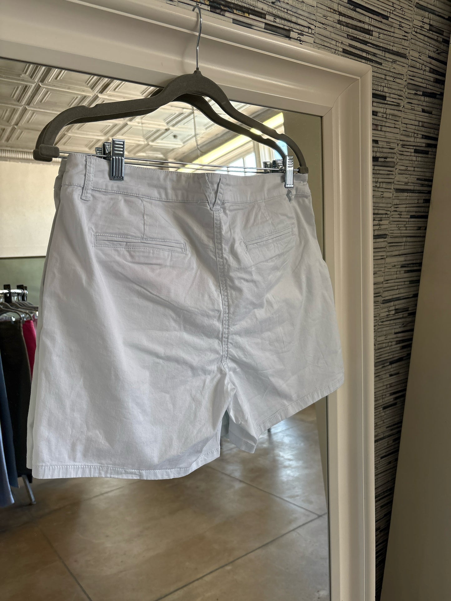 Tribal Size 8 White Shorts