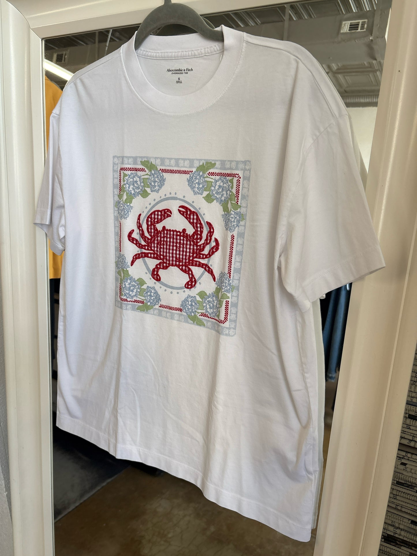 Abercrombie & Fitch Size S white + multi Tee