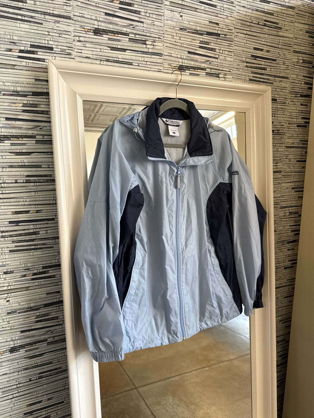 Columbia Size M Blue Jacket