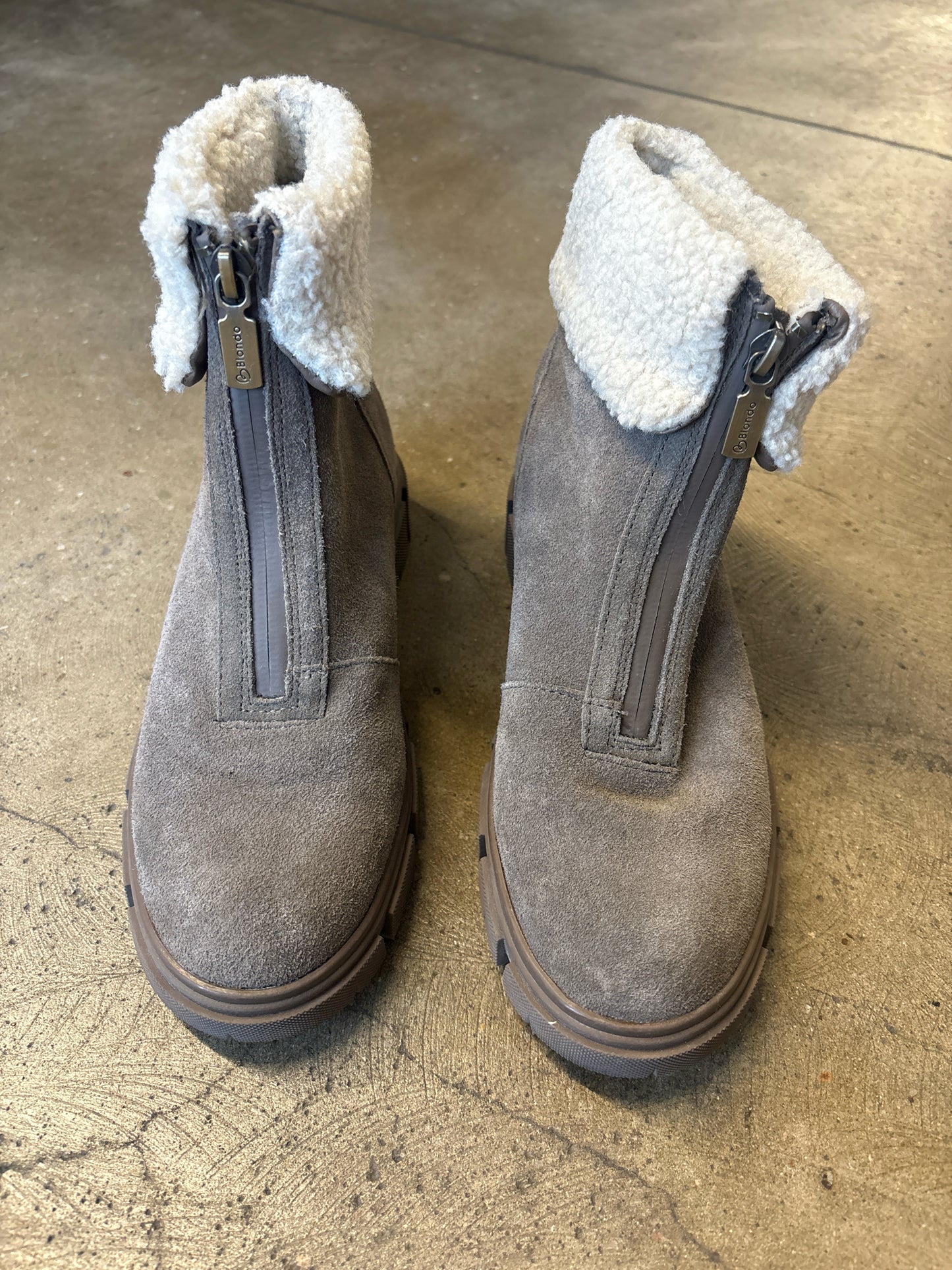 Biondo Shoe Size 7 Boots