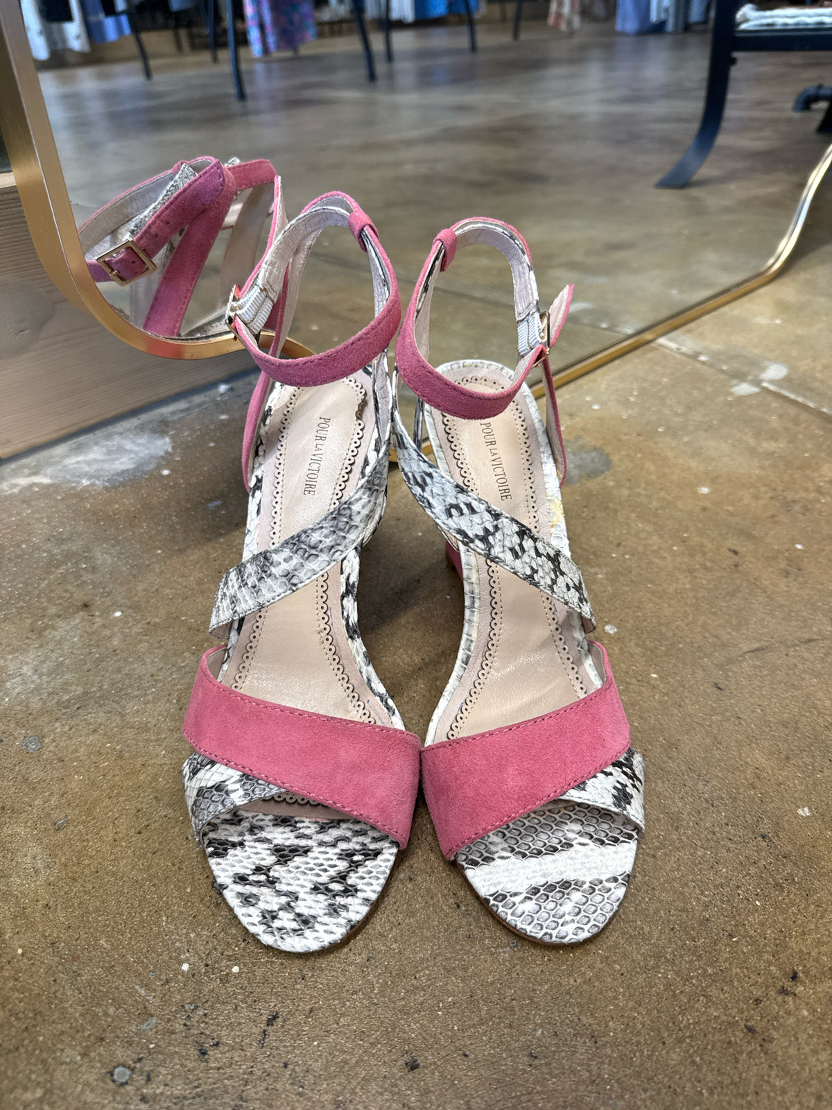 Pour La Victoire Shoe Size 8 Pink Heels