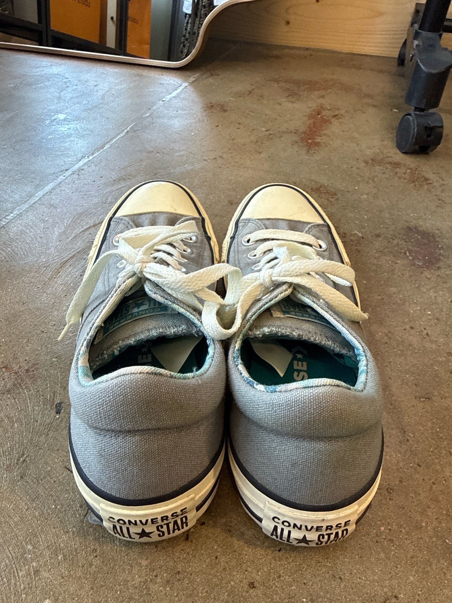 Converse Shoe Size 7 Gray Sneakers