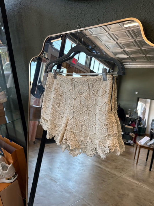 Dolce Vita Size 2 Cream Shorts